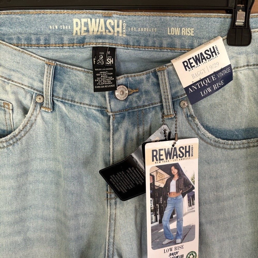 Rewash Antique Vintage Low Rise Baggy Jeans Light Wash Size 9/29 NWT - Picture 2 of 8
